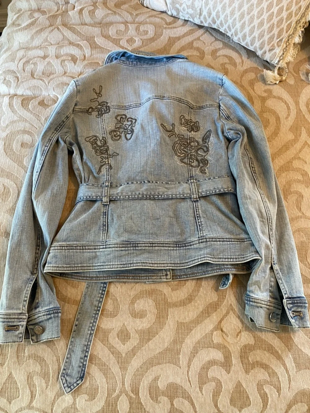 White House Black Market Embroidered Denim Jacket XS Belted Floral Detail - Picture 8 of 13
